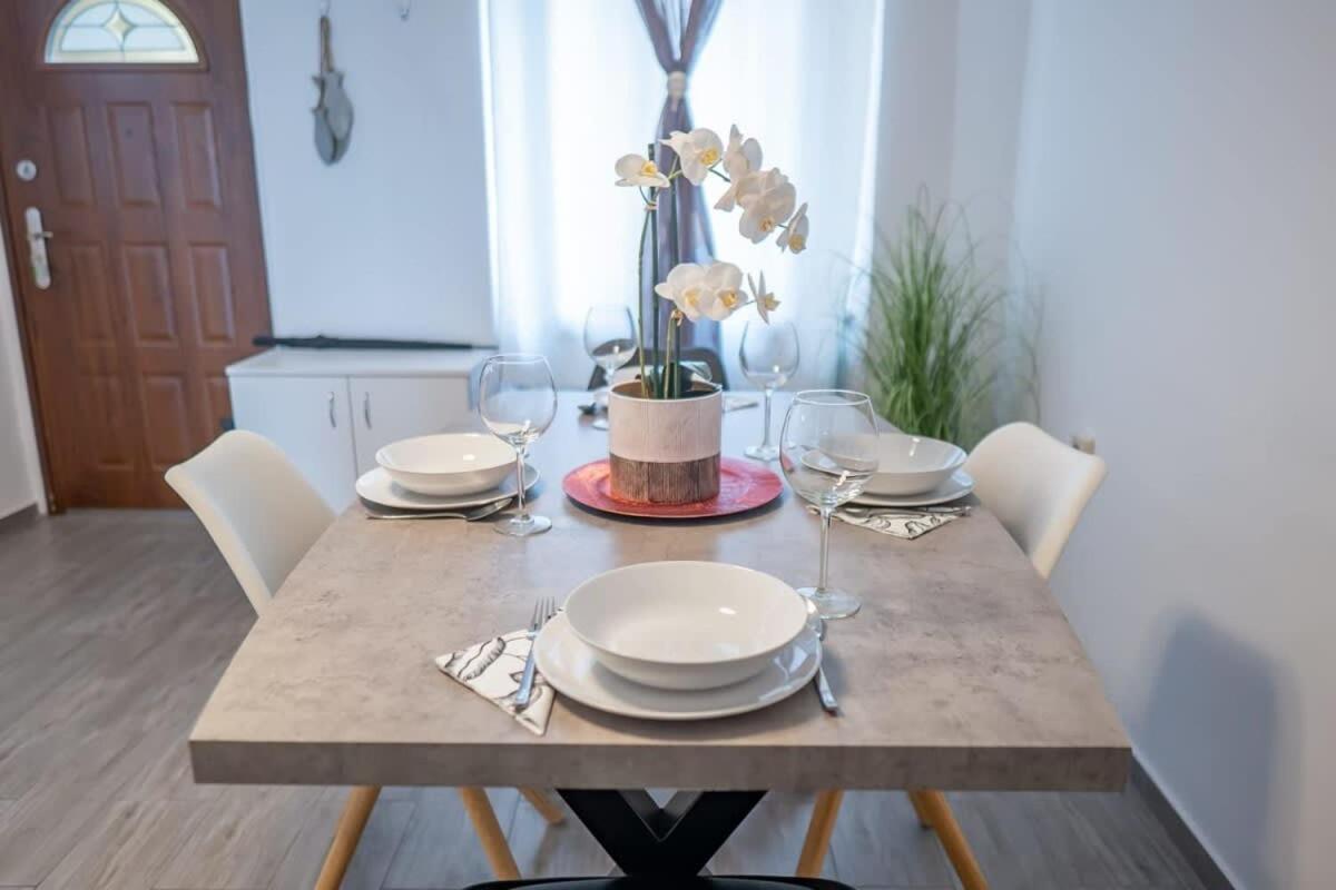 Chic Central Flat With River View Budapeszt Zewnętrze zdjęcie