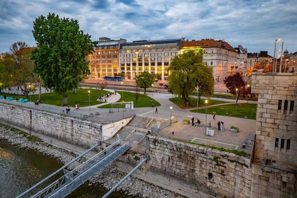 Chic Central Flat With River View Budapeszt Zewnętrze zdjęcie