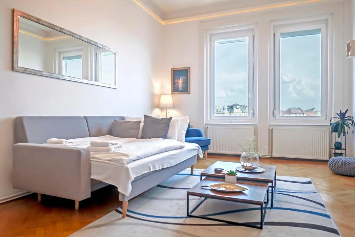 Chic Central Flat With River View Budapeszt Zewnętrze zdjęcie